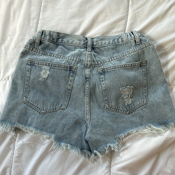Perfect jean cutoff shorts - Picture 2 of 3